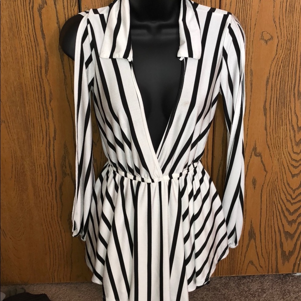 ROMPER - Picture 2 of 4